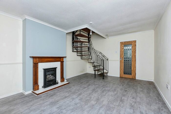 2 Bedroom Property To Rent In Blackthorn Drive, Leicester, LE4