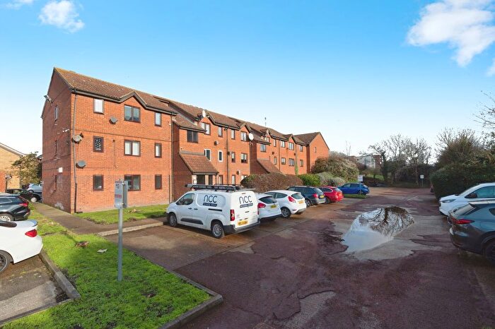 1 Bedroom Flat For Sale In Parsonage Road, Grays, Essex, RM20