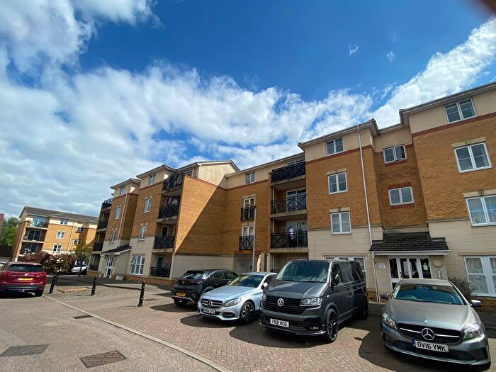 2 Bedroom Flat To Rent In Sewell Close, Grays, RM16