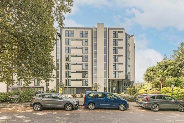 2 Bedroom Flat To Rent In Colonial Drive, Bollo Lane, London, W4