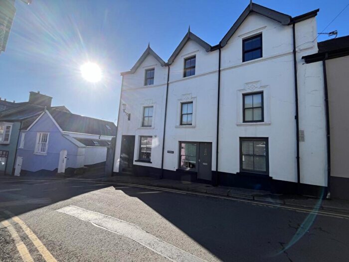 2 Bedroom Flat For Sale In Penrhiw Carmarthen Street, Llandeilo, Carmarthenshire., SA19