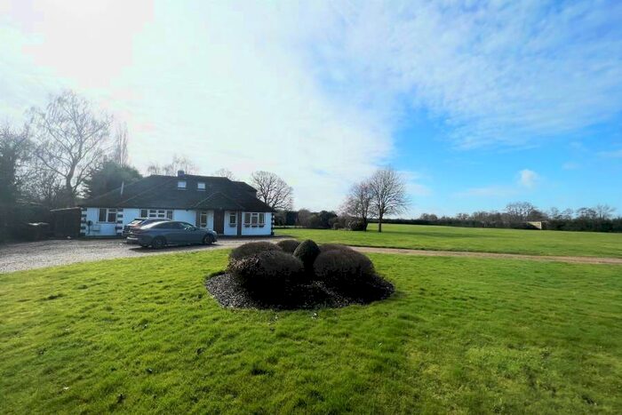 4 Bedroom Detached House To Rent In Send, GU23