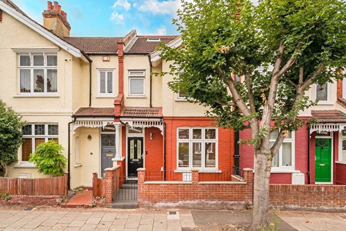 5 Bedroom Terraced House For Sale In Brudenell Road, Tooting, SW17