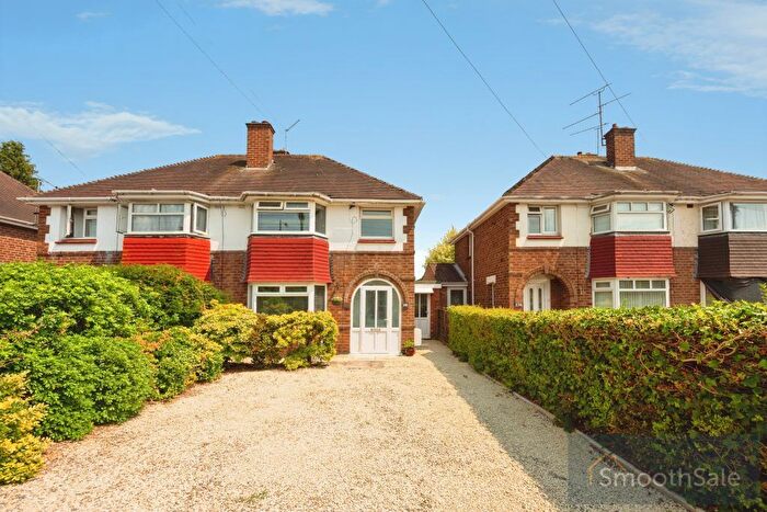 3 Bedroom Semi-Detached House For Sale In Comer Road, Worcester, WR2