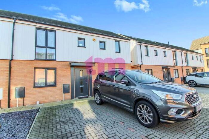 3 Bedroom Semi-Detached House To Rent In Torino Way, South Ockendon, RM15