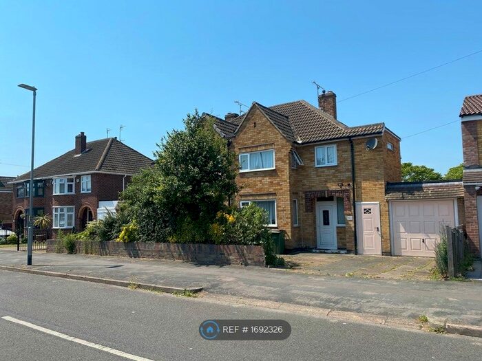 3 Bedroom Semi-Detached House To Rent In Carlton Drive, Wigston, Leicester, LE18