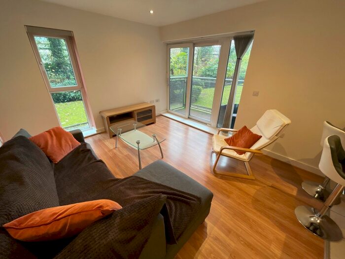 2 Bedroom Flat To Rent In Palatine Road, Manchester, M22