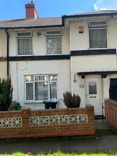 3 Bedroom Semi-Detached House To Rent In Harringay Road, Kingstanding, B44