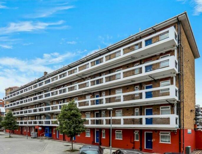 3 Bedroom Flat To Rent In Congreve Street, SE17