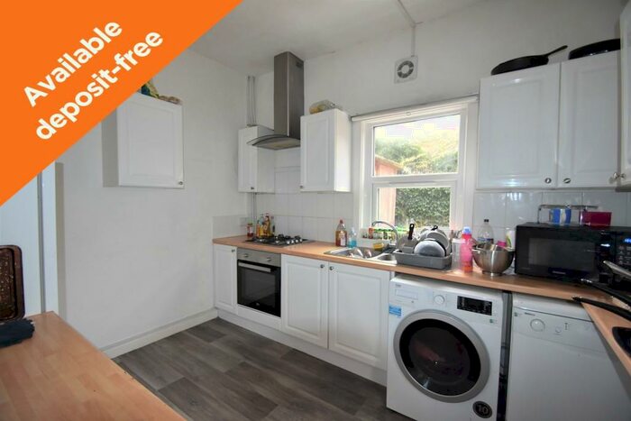 5 Bedroom Terraced House To Rent In Playfair Road, Southsea, PO5