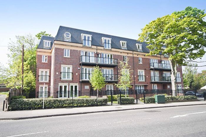 2 Bedroom Flat To Rent In Marsh Road, HA5