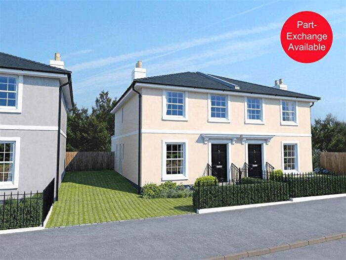 3 Bedroom Semi Detached House For Sale In London Road, Charlton Kings, Cheltenham, GL52