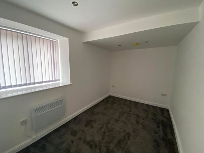 2 Bedroom Apartment To Rent In Flat, - Huddersfield Road, Oldham, Lancashire, OL4