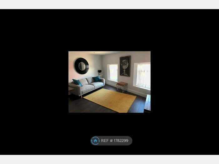 1 Bedroom Flat To Rent In Church Street, Halton, Runcorn, WA7