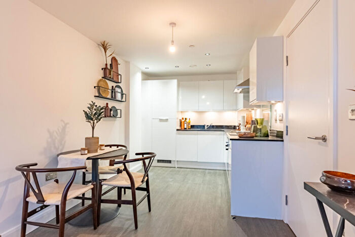 1 Bedroom Apartment For Sale In Victoria Street, St. Albans, Hertfordshire, AL1