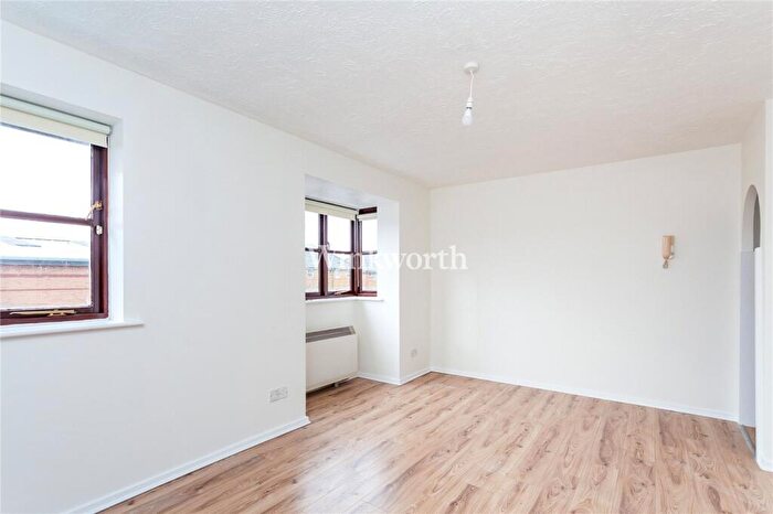 1 Bedroom Apartment To Rent In Woodvale Way, London, NW11