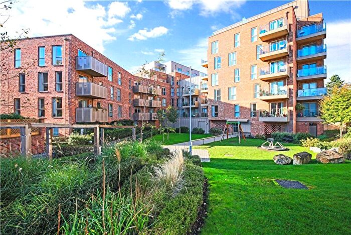 3 Bedroom Apartment To Rent In Scholars Court, Harrison Drive, Cambridge, CB2