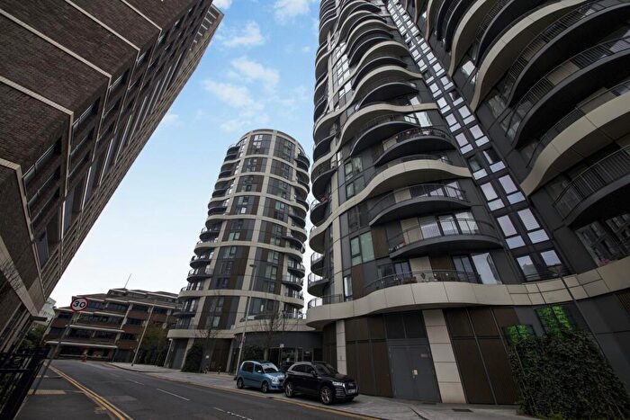 1 Bedroom Flat For Sale In Cambridge Road, Barking, IG11