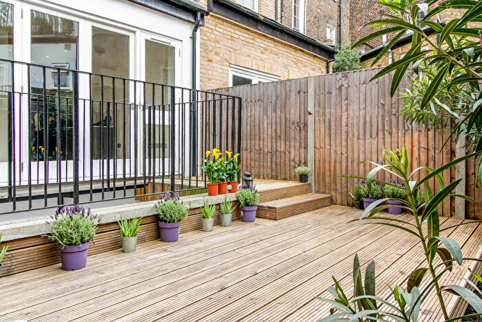 1 Bedroom Apartment To Rent In Murray Street, London, NW1