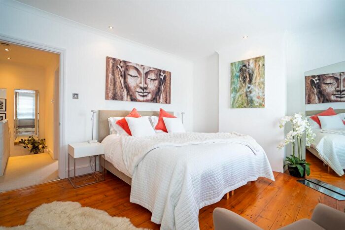 3 Bedroom Terraced House For Sale In Cleaveland Road, Surbiton, KT6