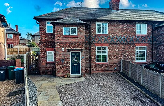 3 Bedroom Semi Detached House For Sale In Sunbury Crescent, Chester, CH4