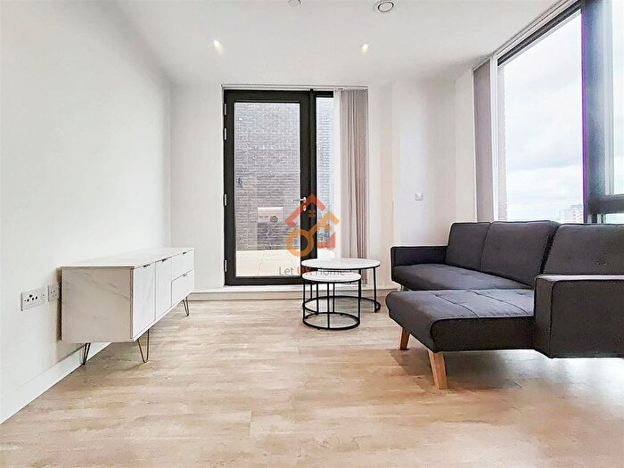 1 Bedroom Flat To Rent In Flat Share-Fifve, Queen Street, Salford, M3