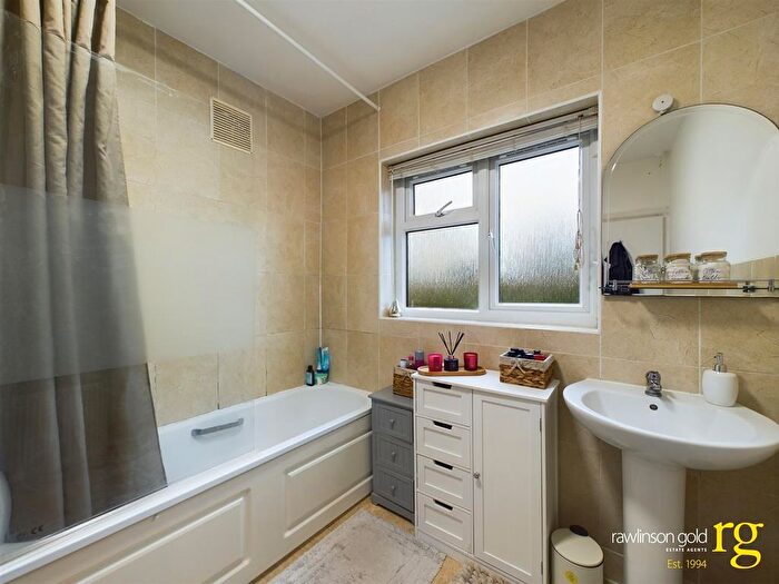 1 Bedroom Flat For Sale In Maricas Avenue, Harrow, HA3