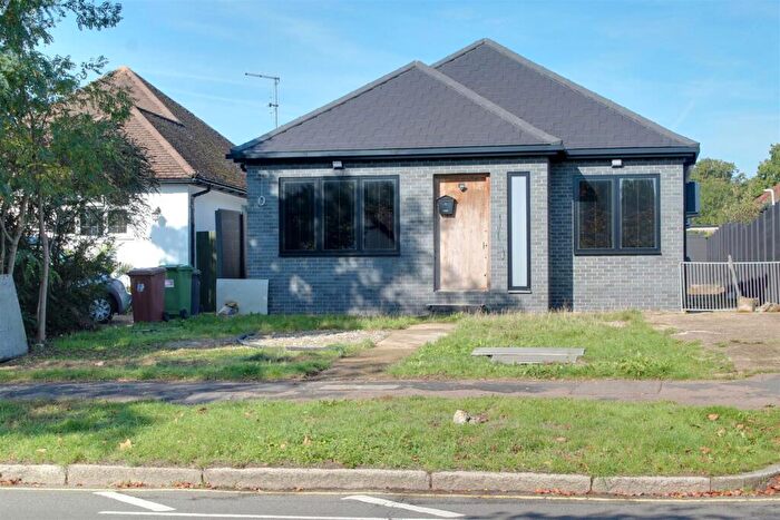 3 Bedroom Detached Bungalow For Sale In Baker Street, Potters Bar, EN6