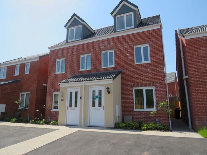 3 Bedroom Property To Rent In Coltishall Grove, Wolverhampton, WV2