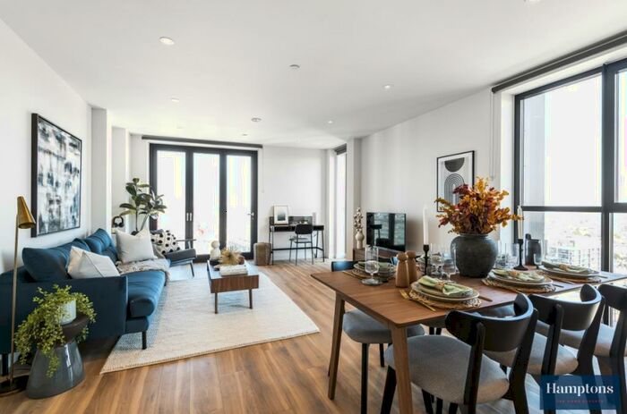 3 Bedroom Apartment To Rent In Ten Degrees Croydon, CR0