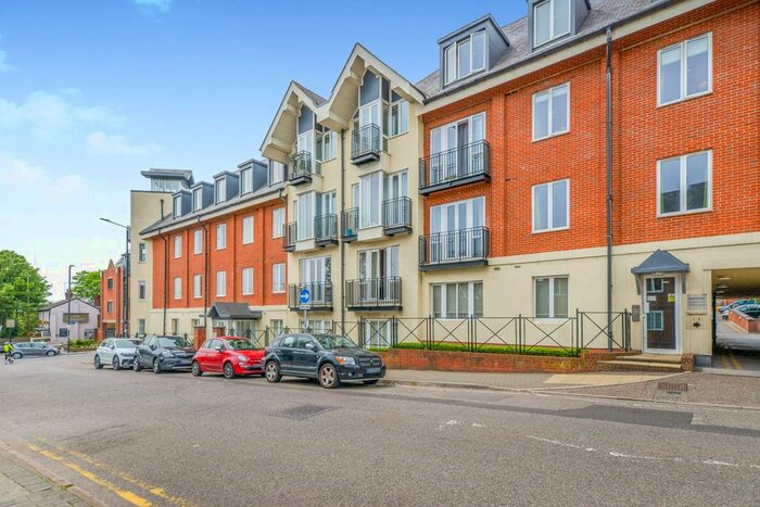 2 Bedroom Property To Rent In Benedictine Place, St Albans, AL1