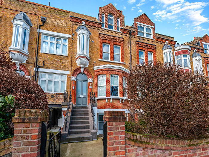 1 Bedroom Apartment To Rent In The Gardens, East Dulwich London, SE22