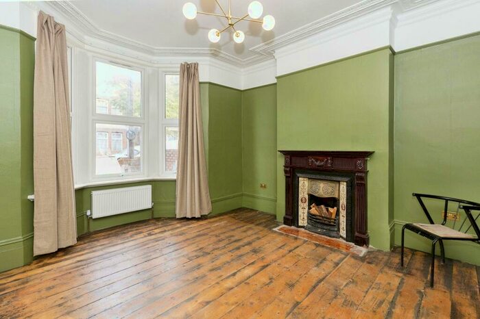 4 Bedroom Terraced House To Rent In Abbotts Park Road, Leyton, E10