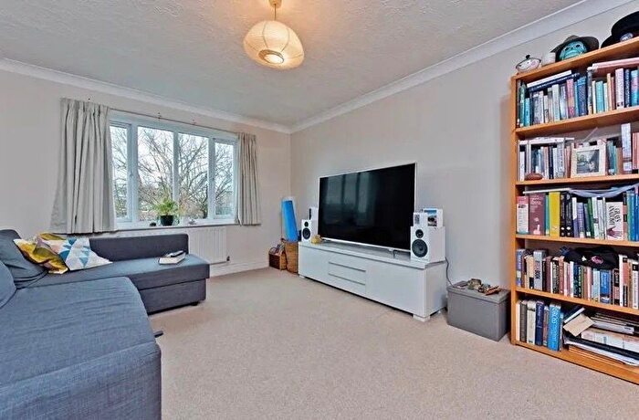 2 Bedroom Flat To Rent In Southey Road, Wimbledon, SW19
