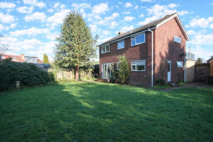 4 Bedroom Detached House To Rent In Woodfield Lane, Ashtead, KT21