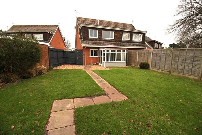 3 Bedroom Property To Rent In Dean Close, Poole, BH15