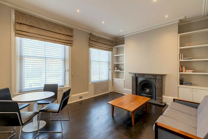 2 Bedroom Flat To Rent In Park Walk, Chelsea, SW10