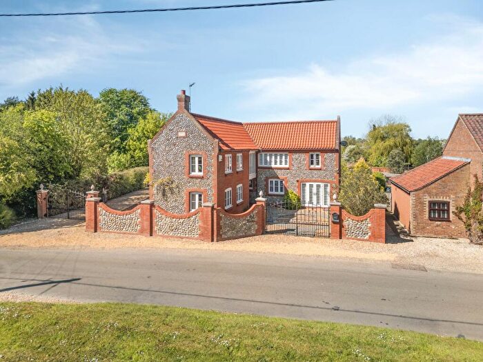 4 Bedroom Detached House For Sale In Detached Home Framed By Open Countryside In Weasenham, PE32