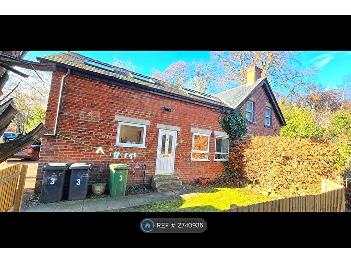 3 Bedroom Semi-Detached House To Rent In Blackwood Cottages, Leeds, LS17