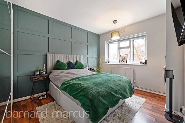 2 Bedroom Flat To Rent In Wyvil Road, London, SW8
