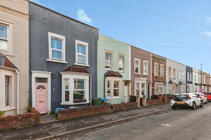 3 Bedroom Terraced House For Sale In Oak Road, Bristol, BS7