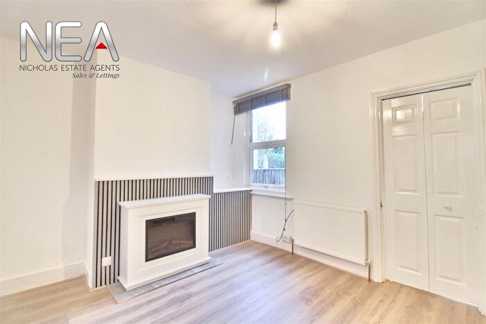 2 Bedroom End Of Terrace House To Rent In Gosbrook Road, Caversham, Reading, RG4