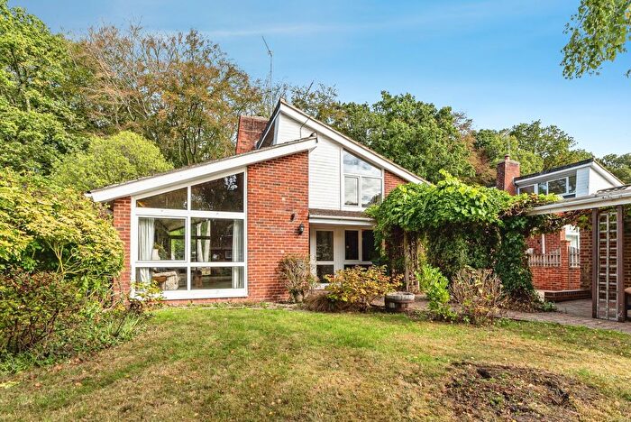 4 Bedroom Bungalow For Sale In Conifer Close, Baughurst, Tadley, Hampshire, RG26