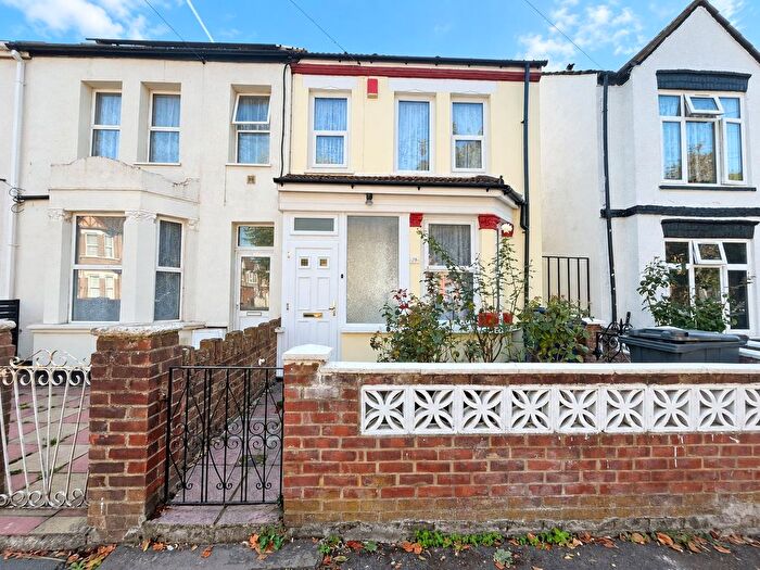 3 Bedroom Terraced House To Rent In Florence Road, Southall, Greater London, UB2