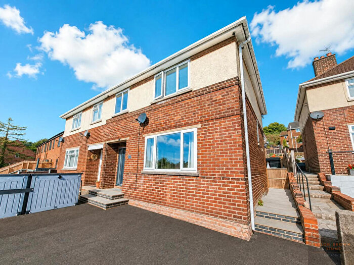 4 Bedroom Semi-Detached House For Sale In Chatsworth Crescent, Ambergate, Belper, Derbyshire, DE56
