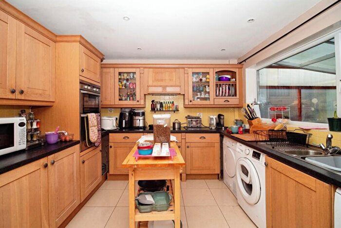 4 Bedroom Detached House For Sale In Stoborough Close, Weymouth, DT3