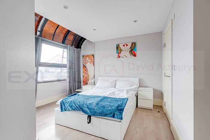 Studio To Rent In Lithos Mansions, Finchley Road, London, NW3