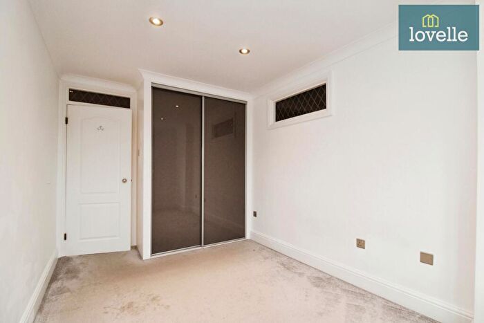2 Bedroom Flat For Sale In Grosvenor Crescent, Grimsby, DN32