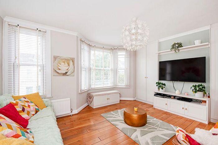 2 Bedroom Flat For Sale In Earlsmead Road, Kensal Green, NW10