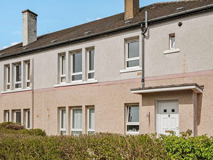 3 Bedroom Flat For Sale In Boydstone Road, Thornliebank, G46